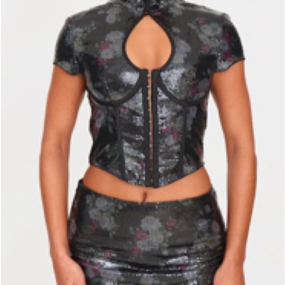 Chic Black Floral Crop Top